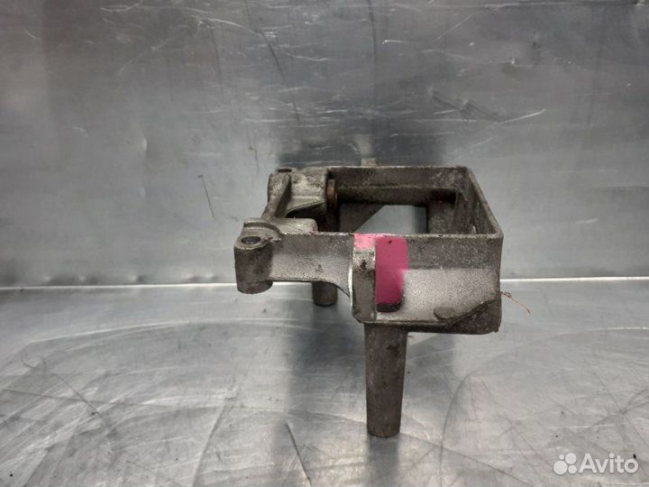 Кронштейн гидроусилителя Audi 100 C4 1991-1994