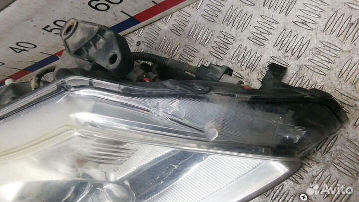 Фара Toyota Avensis T27 (2009-2011)