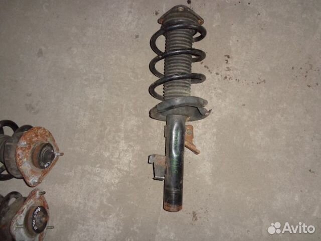 Volvo S40 2 стойка передняя левая