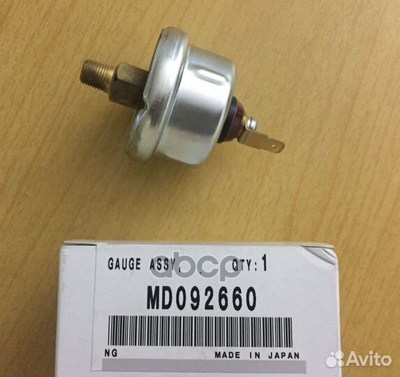 Датчик давления масла MD092660 mitsubishi