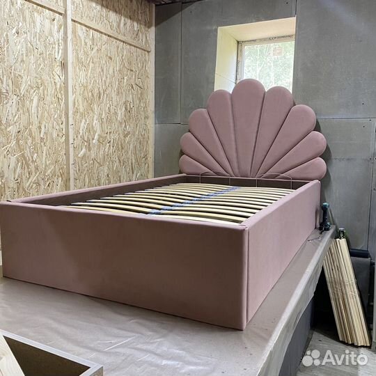 Кровать детская подрастковая ракушка мягкая