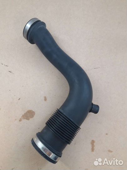 Патрубок на турбину Porsche cayenne 958 4.8 turbo
