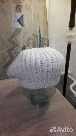 Шапка берет белая женская