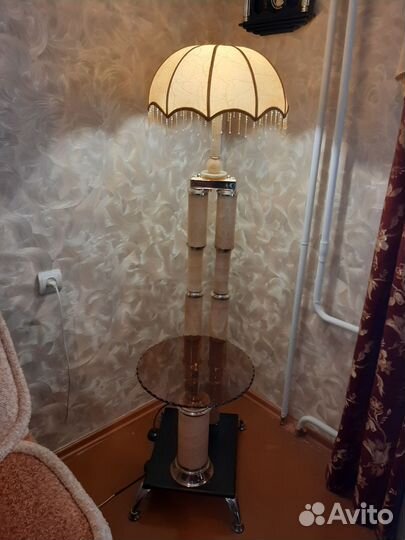 Торшер напольный с абажуром и столиком