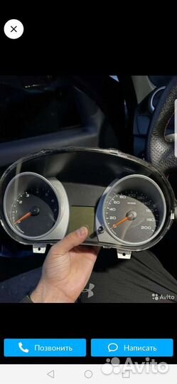 Щиток приборов на гранту люкс