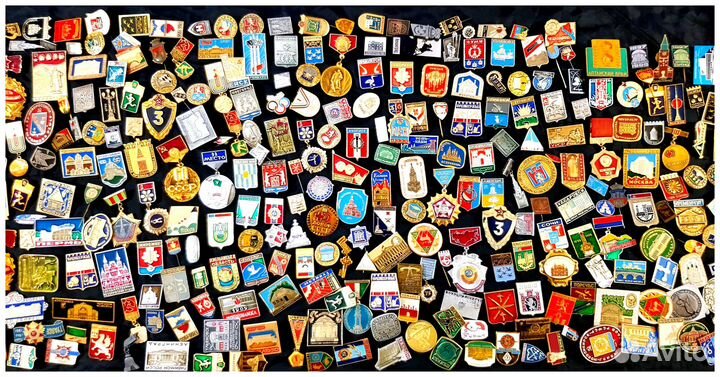 Значки около 370 штук. Цена за все