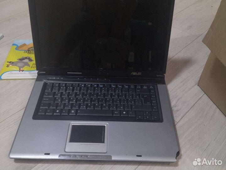 Ноутбук asus