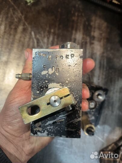 Клапан тормозной фронтального погрузчика