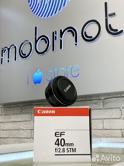 Canon EF 40mm F/2.8 STM