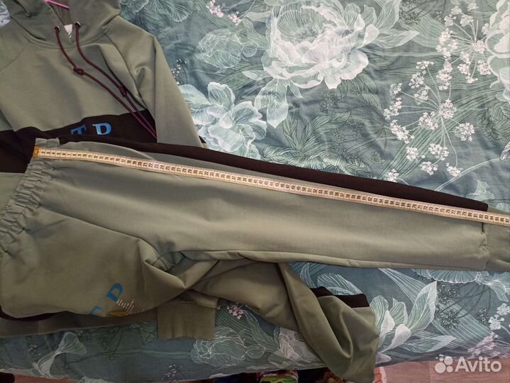 Спортивный костюм для мальчика на 12-14 лет