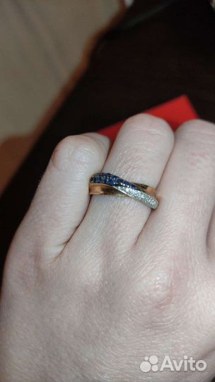 Золотое кольцо с сапфирами и бриллиантами