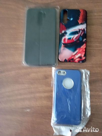 Чехлы на телефон