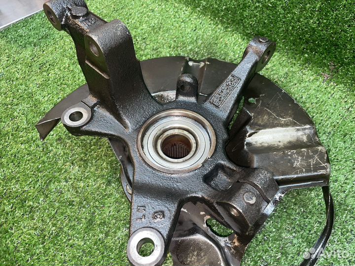 Кулак поворотный передний правый Mazda Cx7 2.3 L3