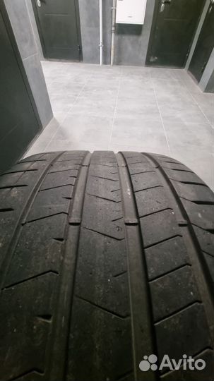 Pirelli P Zero 285/35 R23 и 325/30 R23