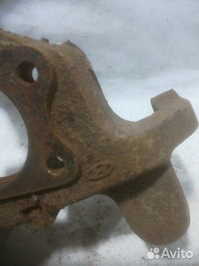 Кулак поворотный задний левый Hyundai Sonata 4