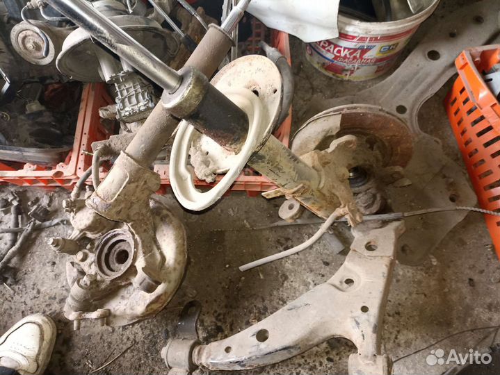 Стойка передняя в сборе Toyota Corolla AE 100