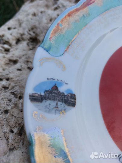 Тарелка коллекционная фарфоровая