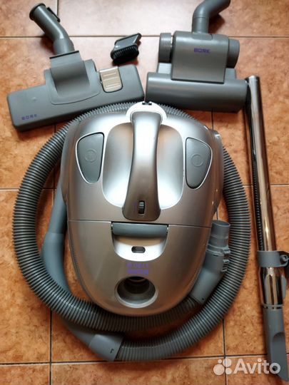 Пылесос Bork 1700w