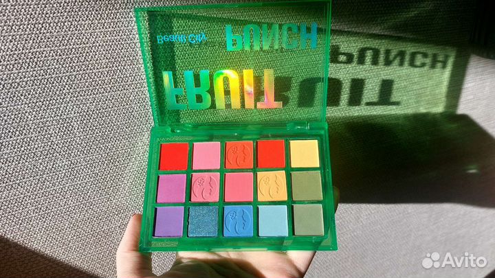 Палетка цветных теней fruit punch