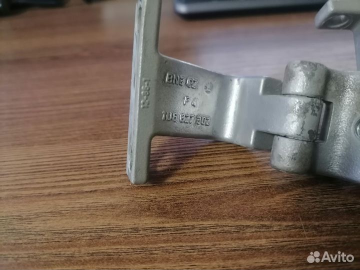 Петля крышки багажника Skoda Octavia Tour лифтбэк