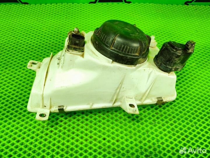 Фара правая VW Vento Венто