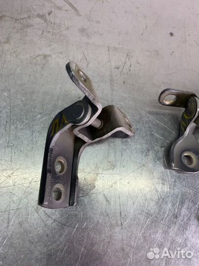 Петля двери передней левая Lifan Smily LF479Q3-B