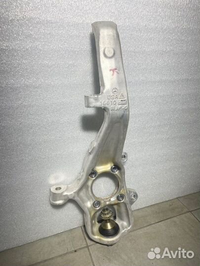 Кулак поворотный передний правый Mercedes-Benz