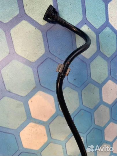 Трубка вакуумная 06H133518R