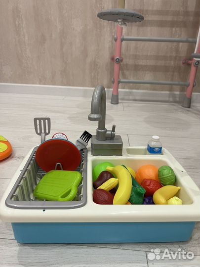 Раковина игрушечная с водой