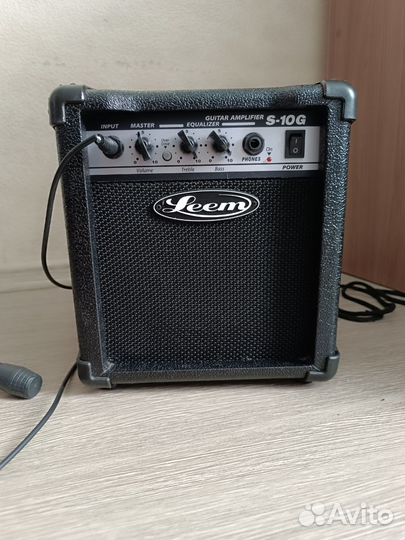 Электронная гитара со всем оборудованием