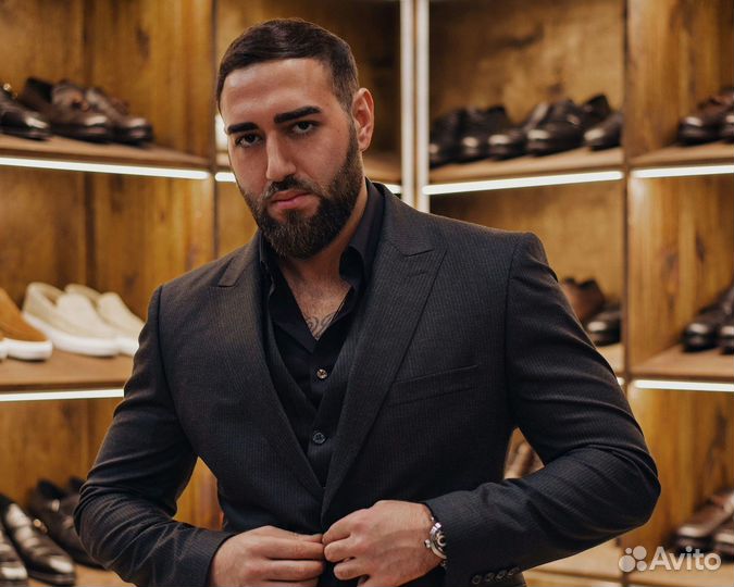 Мужской костюм классический тройка