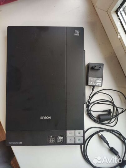 Сканер планшетный А4 epson Perfeçtion V30, б/у