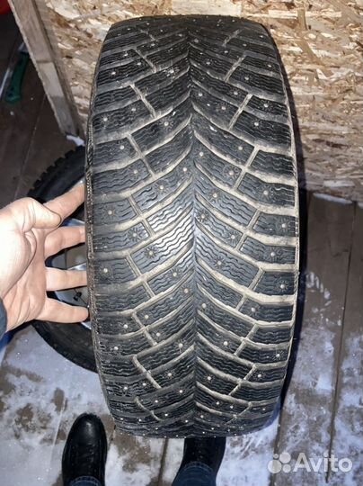 Michelin X-Ice North 4 225/50 R17 98T