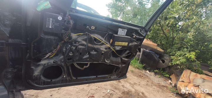 Дверь Мерседес w202 C240 1997г