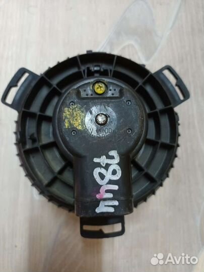 Моторчик на печку mazda axela