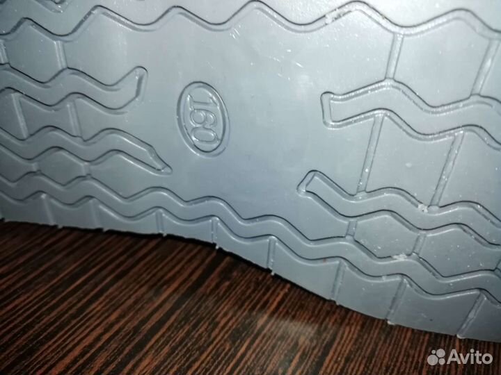 Сандали новые