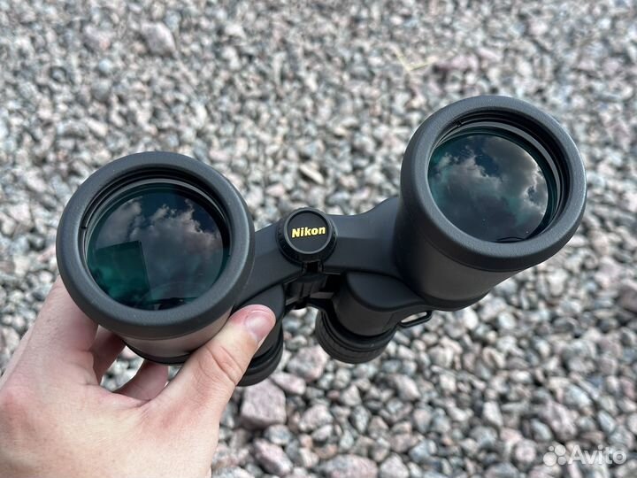 Бинокль Nikon Aculon A211 10-22x50