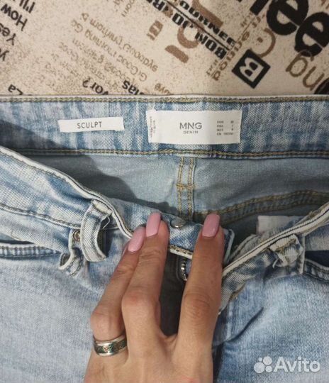 Джинсы mango