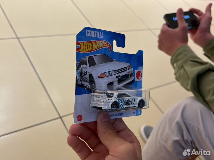 Nissan gtr r32 godzilla hotwheels