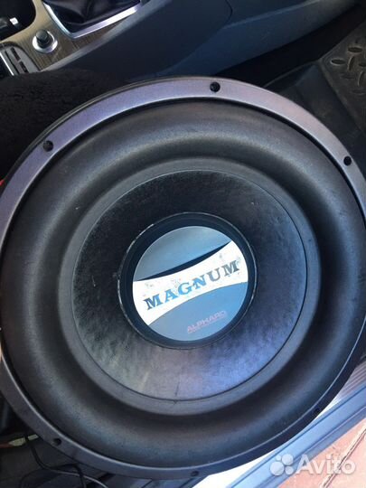 Автомобильный сабвуфер magnum 15