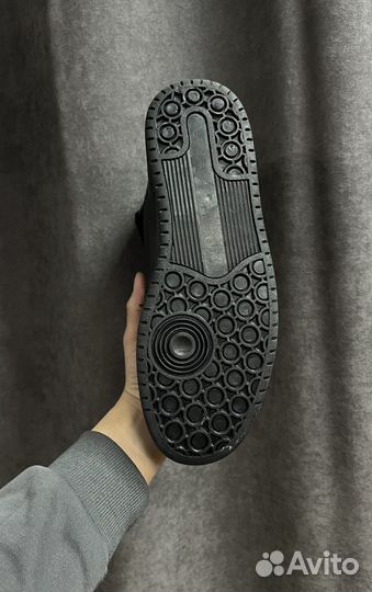 Adidas зимняя обувь 45 размер нов