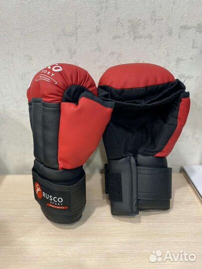 Боксерские перчатки 10 oz