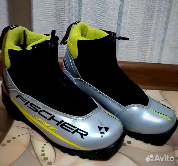 Лыжные ботинки