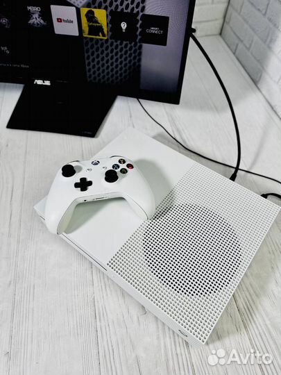 Xbox One S 500gb +450 игр с дисководом