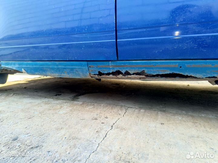 ВАЗ 2107 1.6 МТ, 2003, битый, 100 000 км