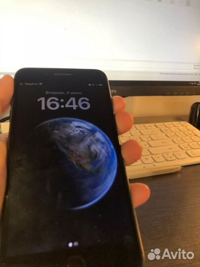 iPhone 8 Plus, 64 ГБ