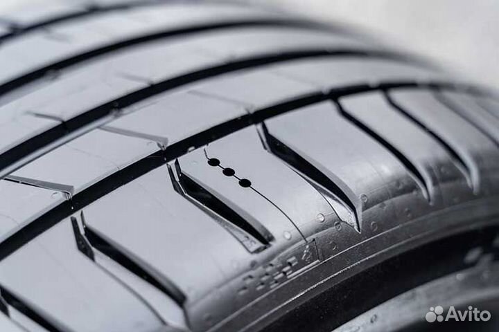 Michelin Pilot Sport 5 235/40 R19 96Y