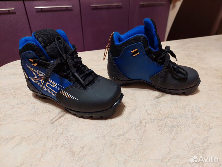 Лыжные ботинки