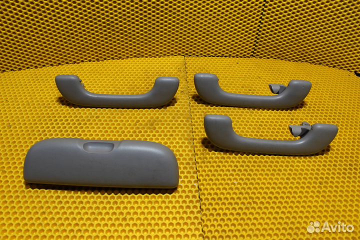 Ручка потолочная внутренняя Nissan Primera P12E