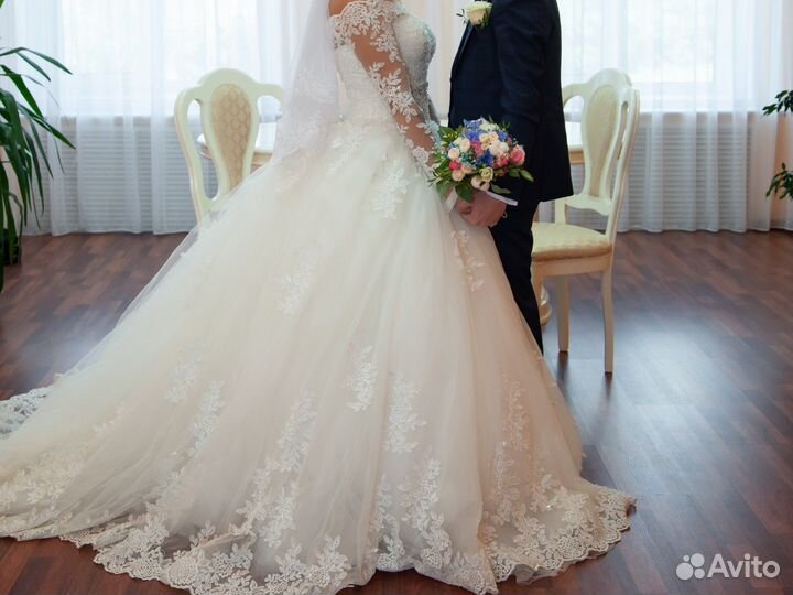 Свадебное платье